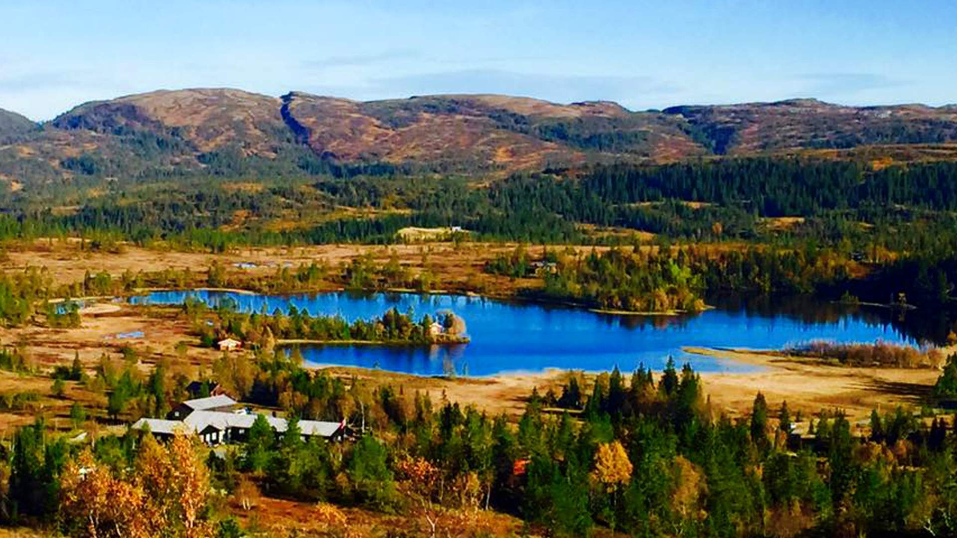 Skallstuggu og Vulusjøen om høsten